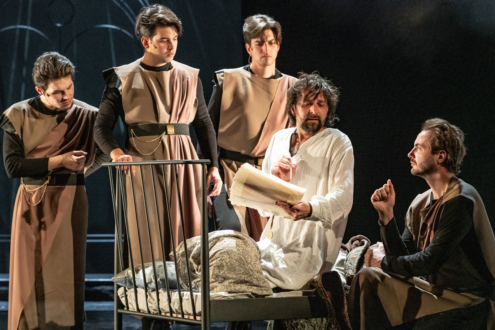 1222 történelmi összművészeti produkció