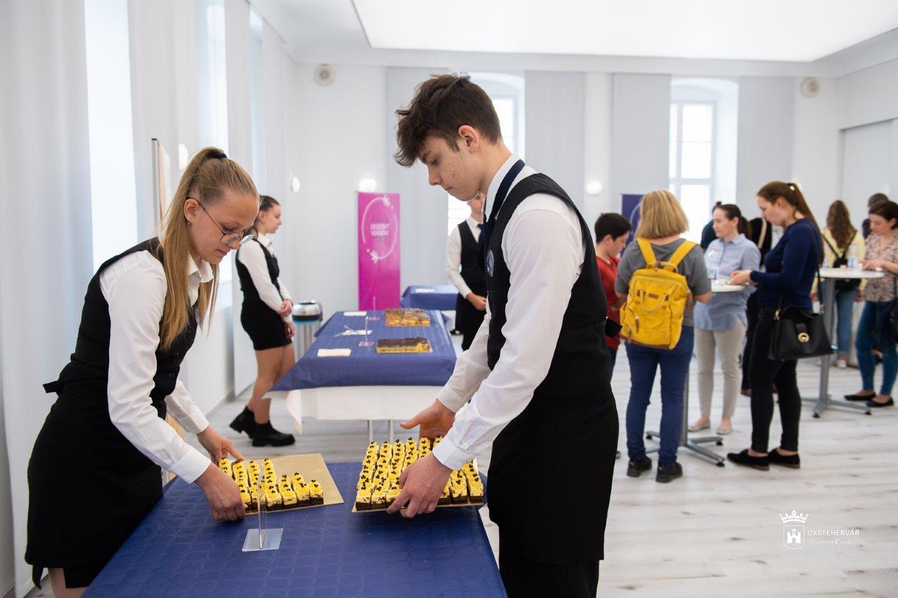 Királyi Desszert verseny  - zsűrizés a Hiemer-házban