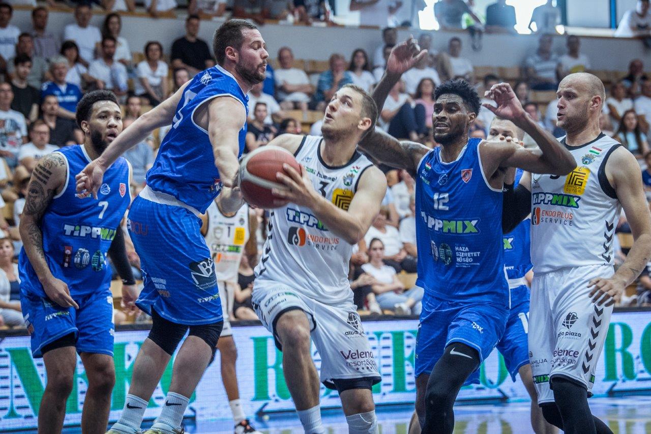 Kosárlabda - Már kettő-nulla biztos győzelem után