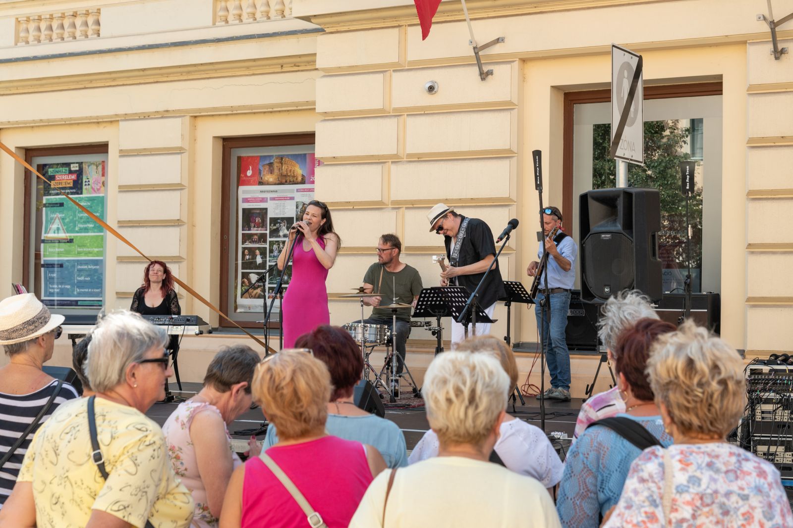 Évadhirdető a Vörösmarty Színházban