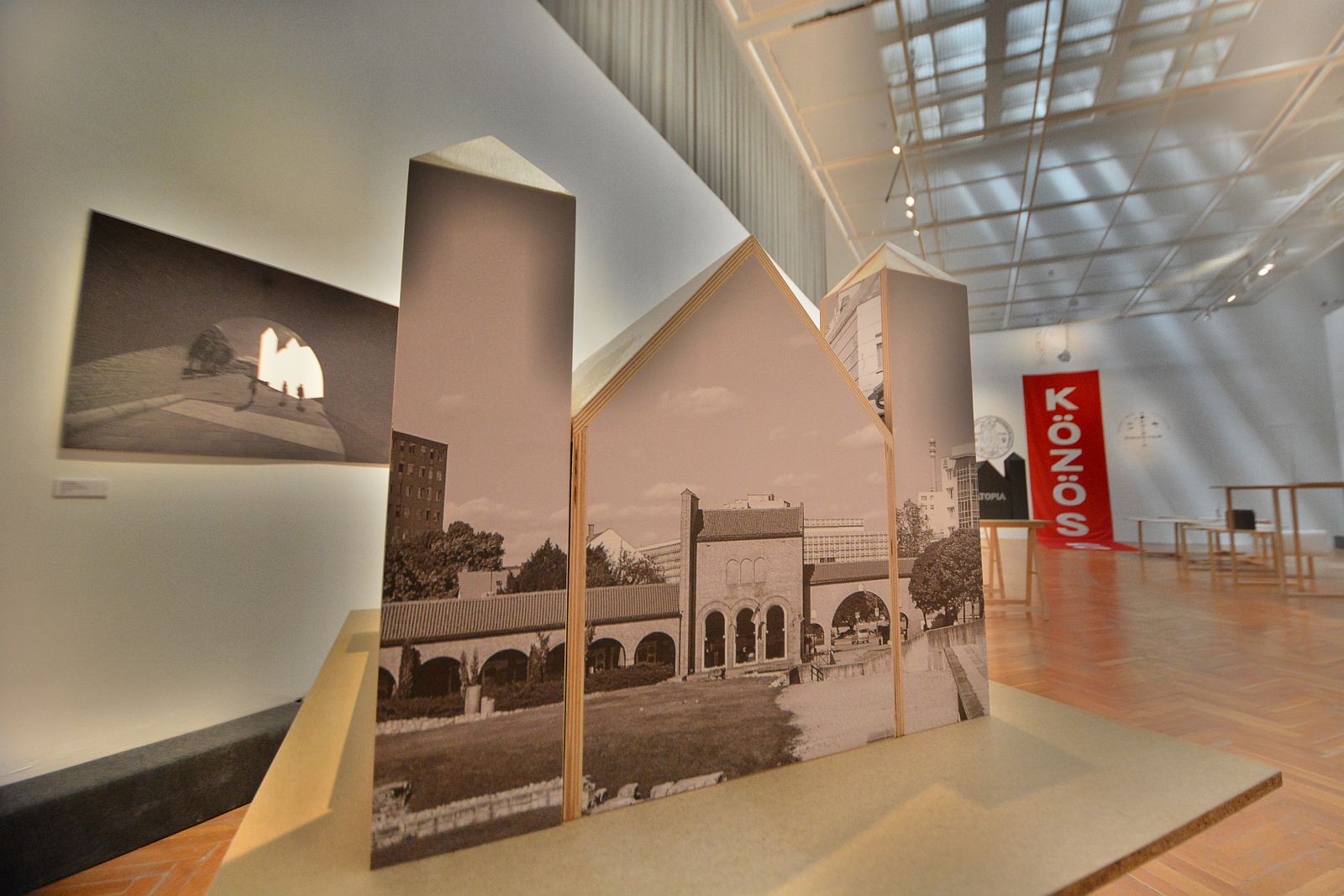 COMMUNITY – BUILDING/KÖZÖSSÉG – ÉPÍTÉS - kiállítás a Csók István Képtárban