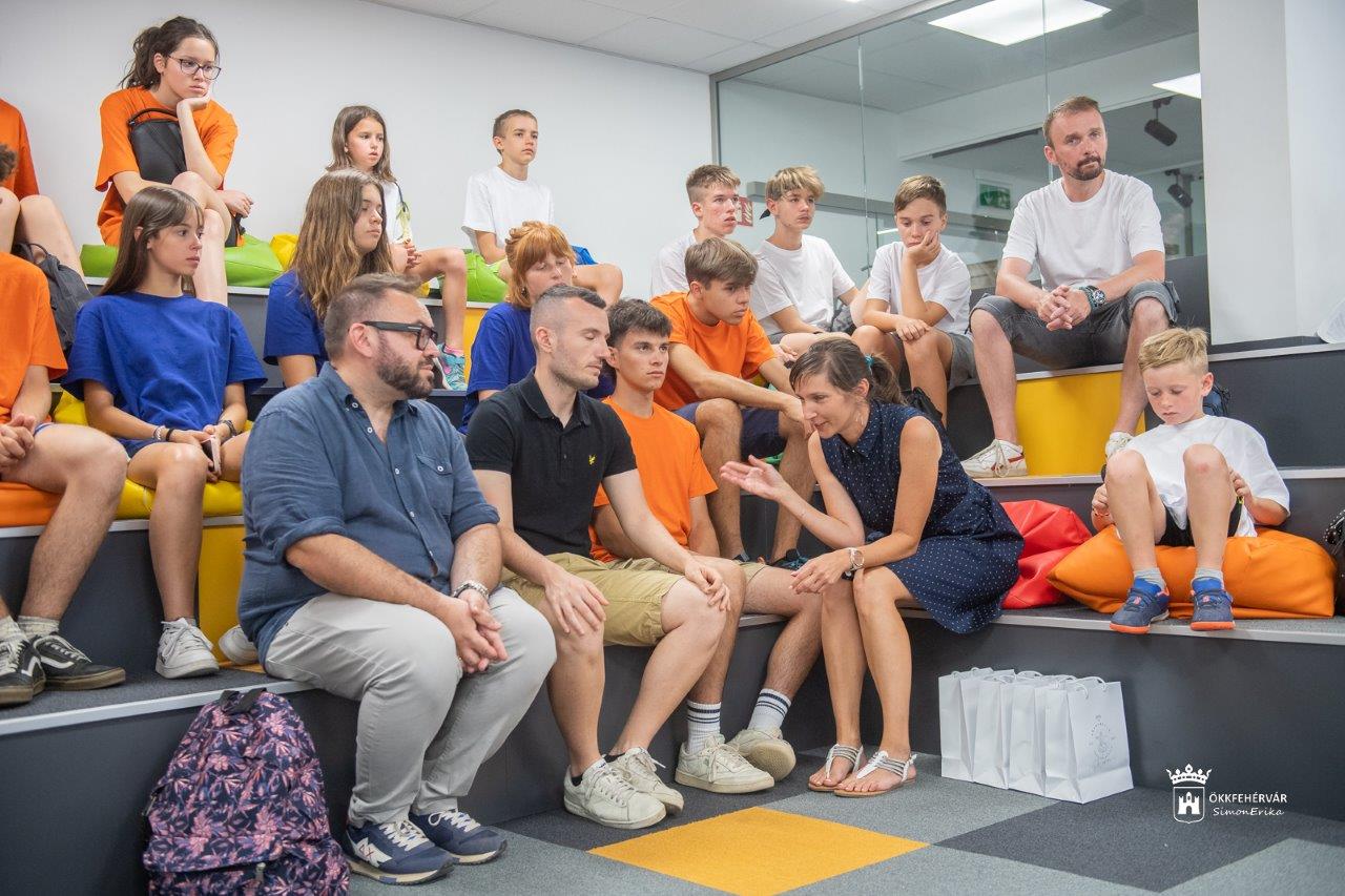 A városba érkezett cserediákokat köszöntötték a Titkok Házában