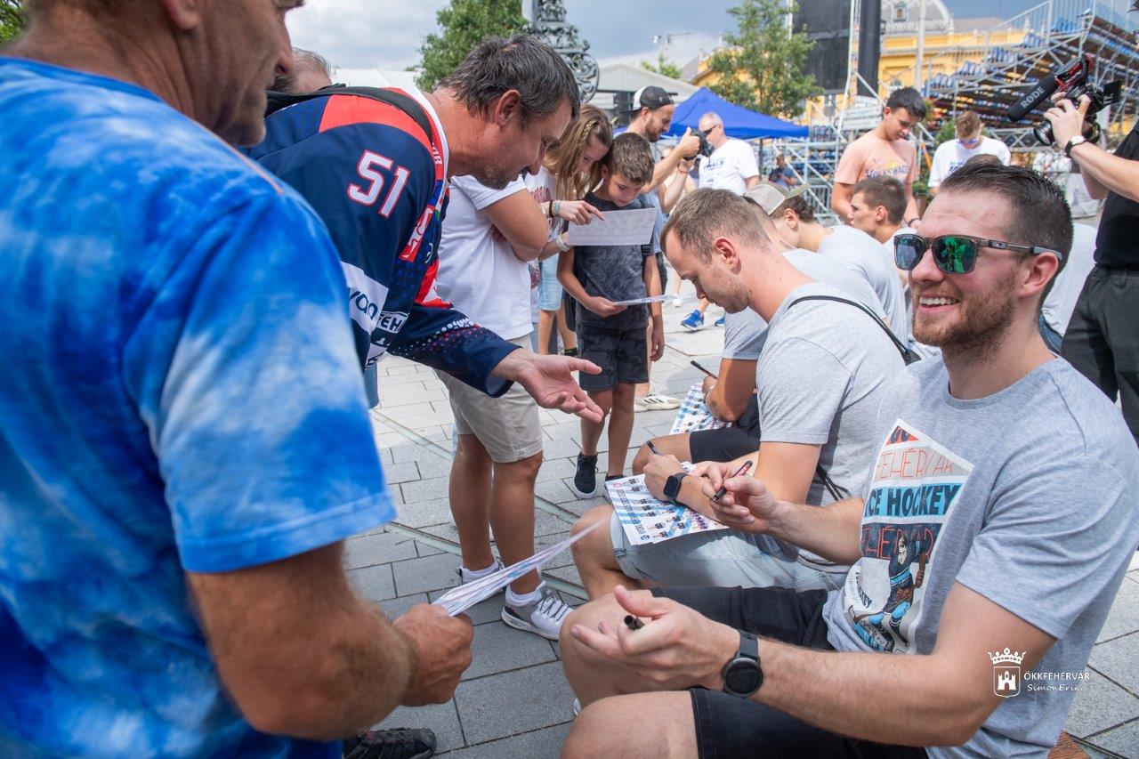 CHL szezonnyitót tartott a Hydro Fehérvár AV19