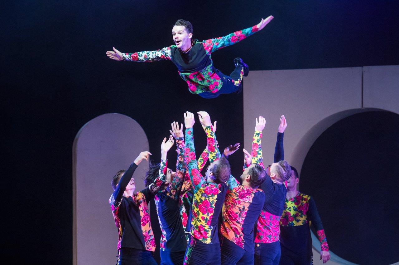 Taven Baxtale – a Fitos Dezső Társulat előadása a Zichy-színpadon