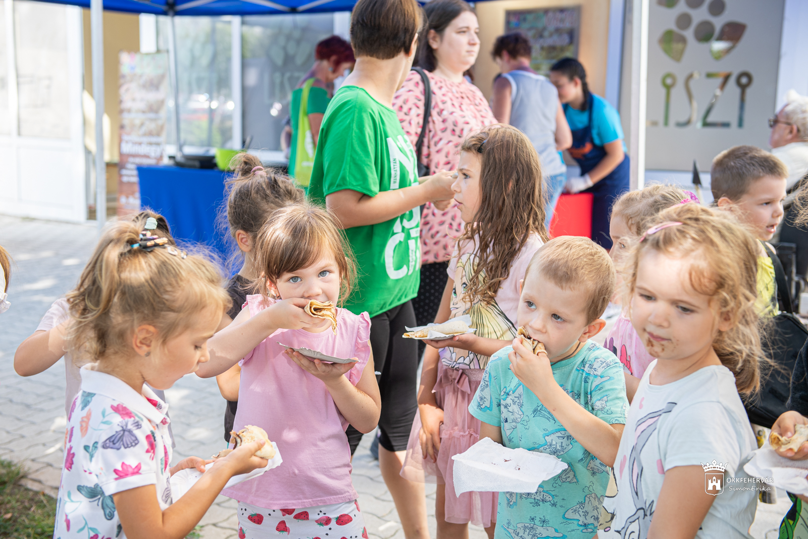 Ezer palacsintát sütöttek pénteken Vízivárosban