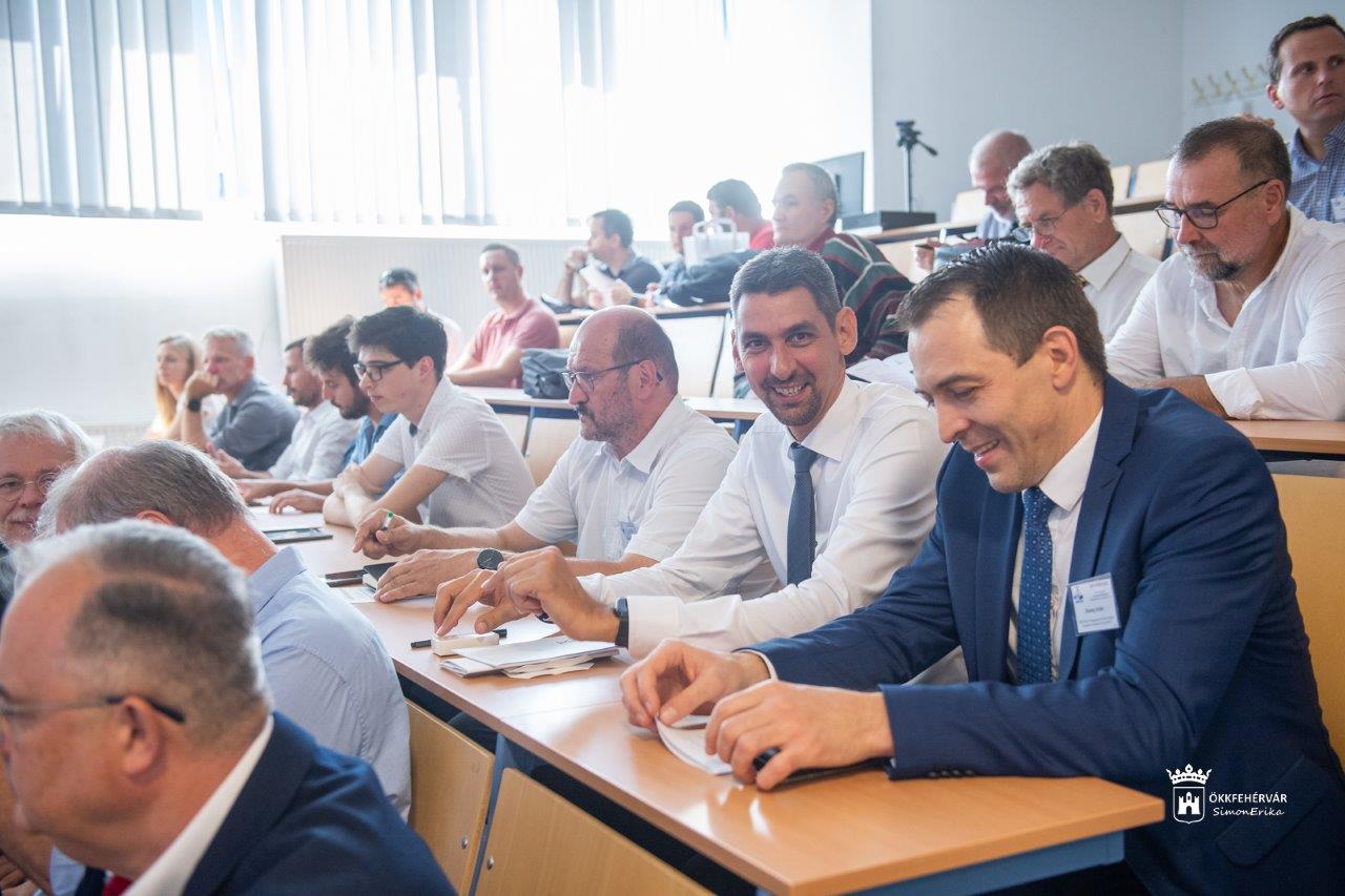 A XXVI. GISopen konferencia megnyitója Székesfehérváron