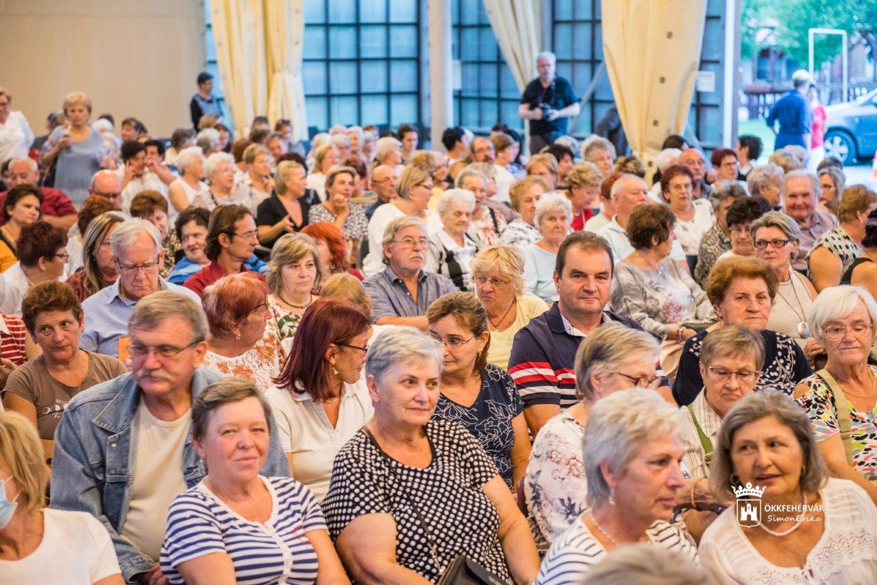 Szárazréti Vigalom Buch Tiborral és St. Martinnal