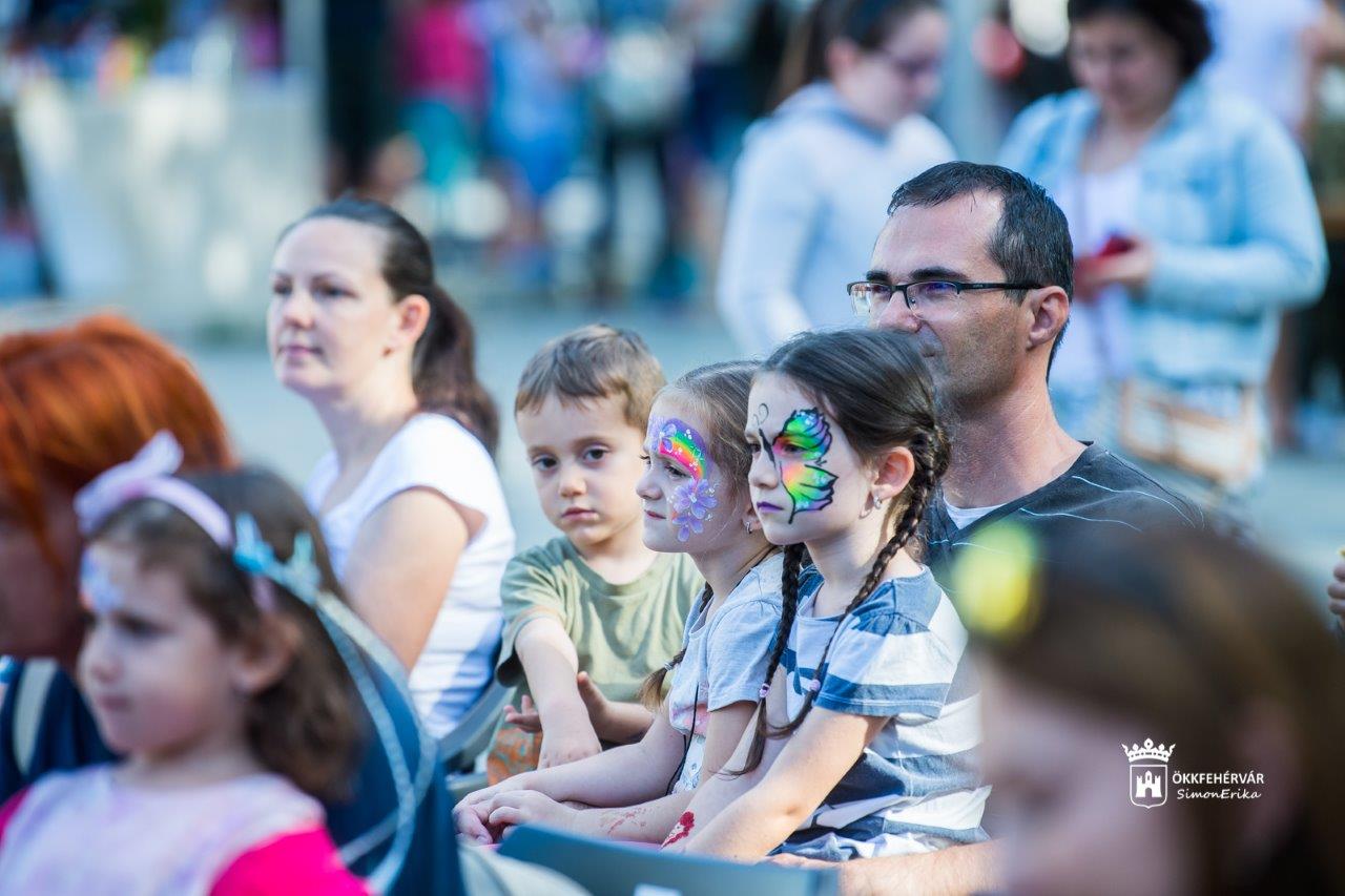 Családi piknik a Salétrom utcában