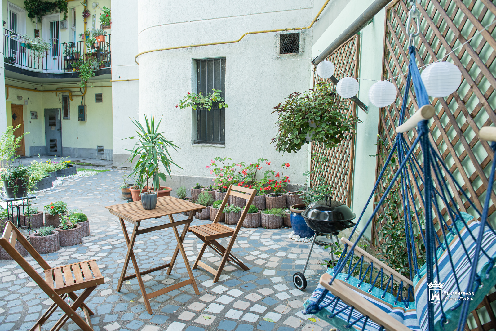 Nézzen be a Várfok utca 1. szám belső udvarába