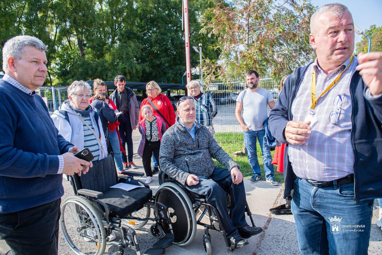 Érzékenyítő foglalkozást tartottak a buszsofőröknek Fehérváron