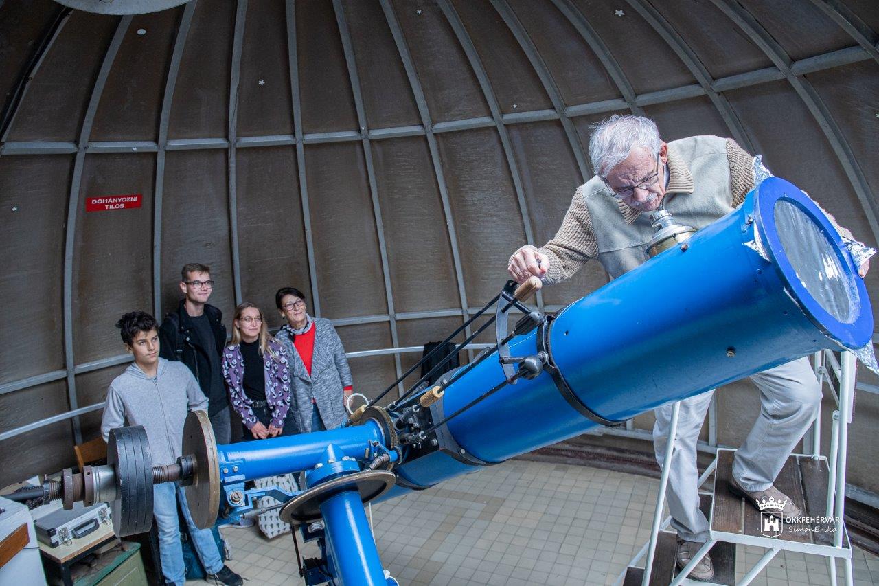 Ilyen volt Székesfehérvárról a részleges napfogyatkozás