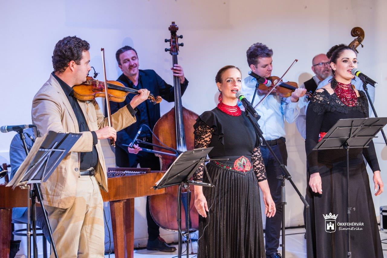 Bandázó lemezbemutató a Táncházban