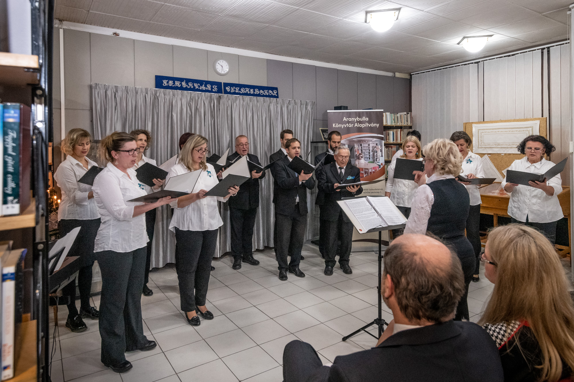 Kóruskoncert az Aranybulla Könyvtárban