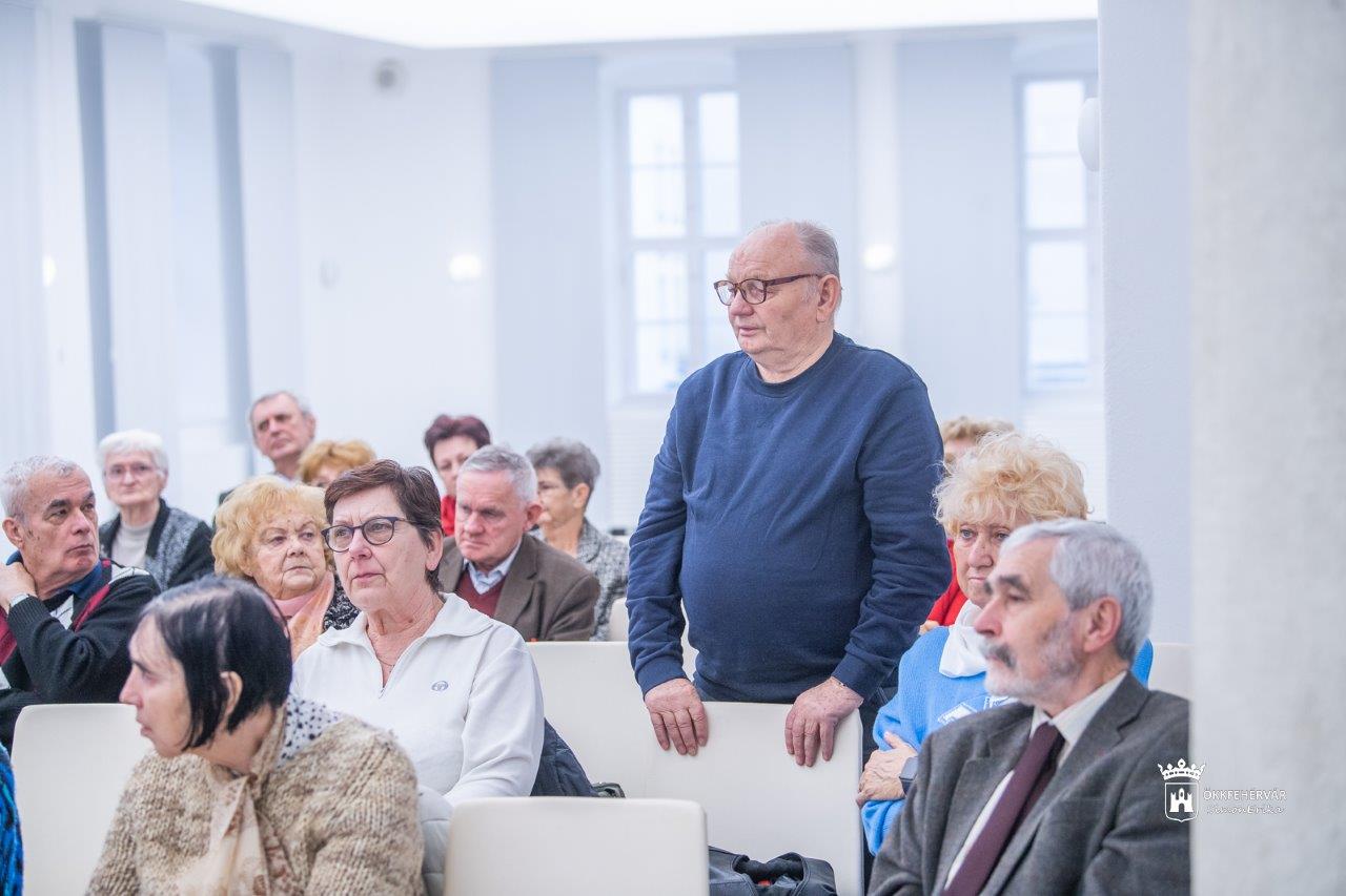 Nyugdíjas szervezetek képviselőit tájékoztatták a Hiemer-házban