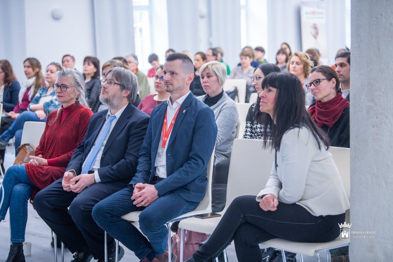 Szakmai nap a Hiemer házban a RÉV Ambulanciával