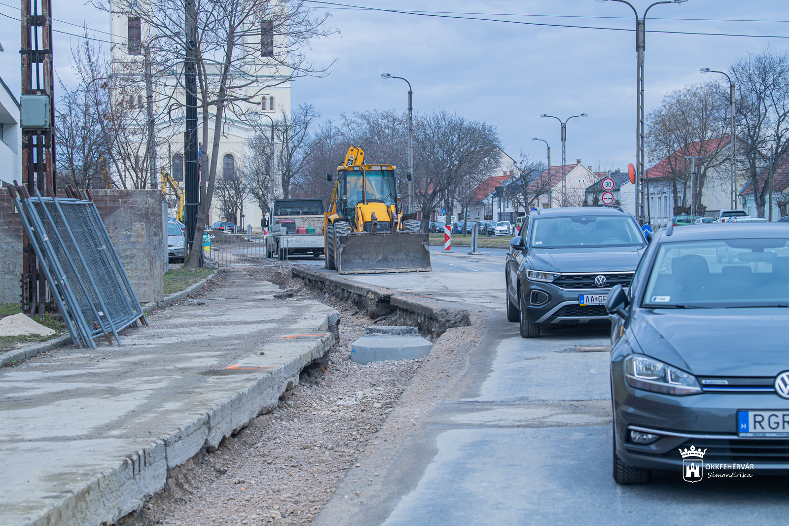 A tervek szerint halad Móri út felújítása