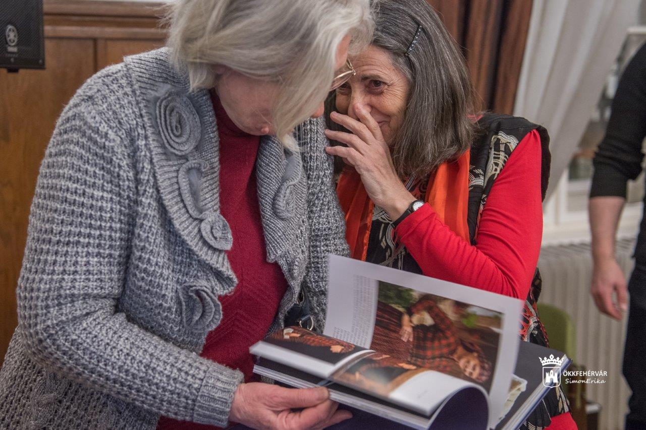 Bemutatták a Torockó és viselete fotóalbumot