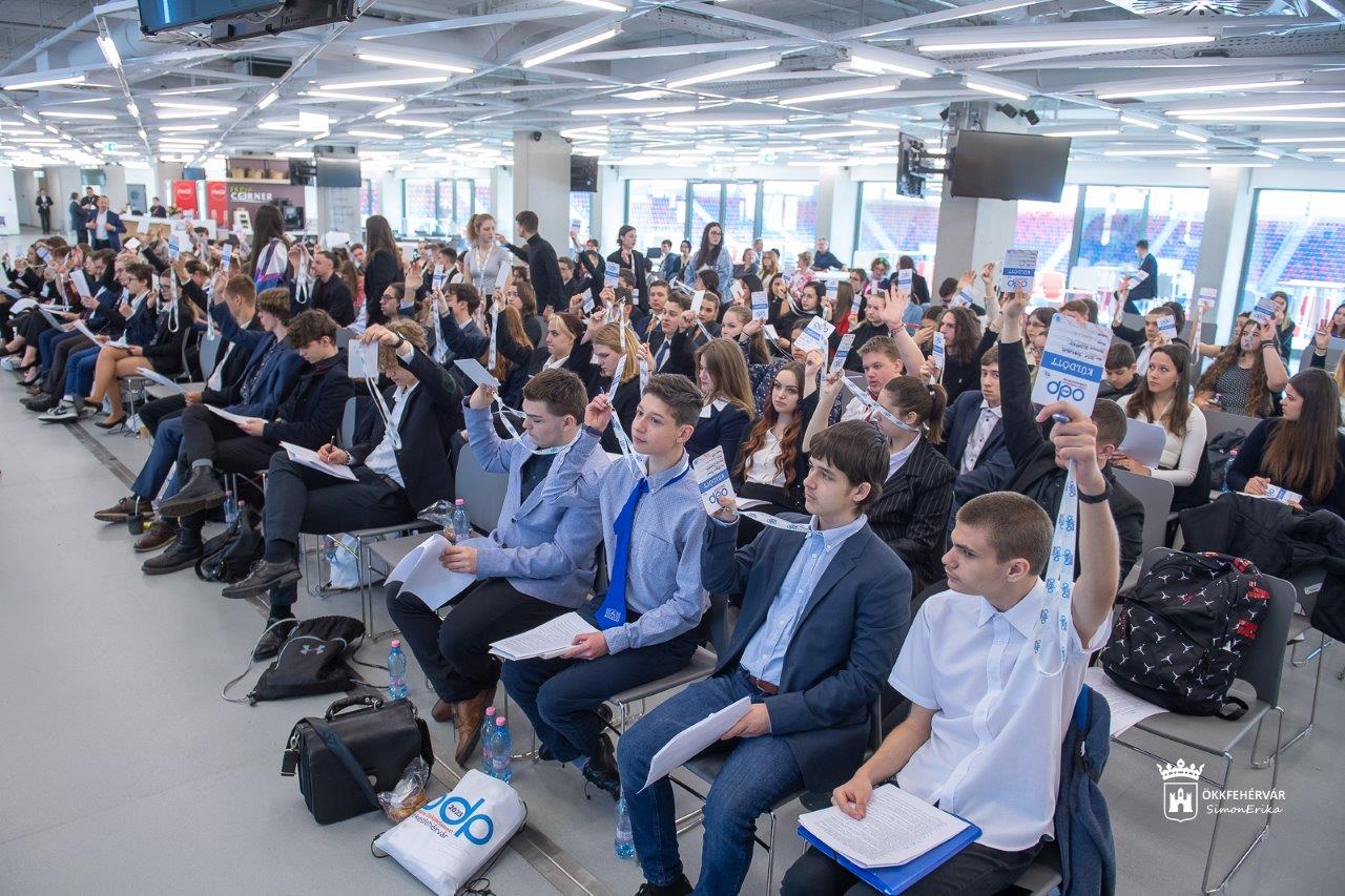 Plenáris üléssel zárult az Országos Diákparlament Fehérváron
