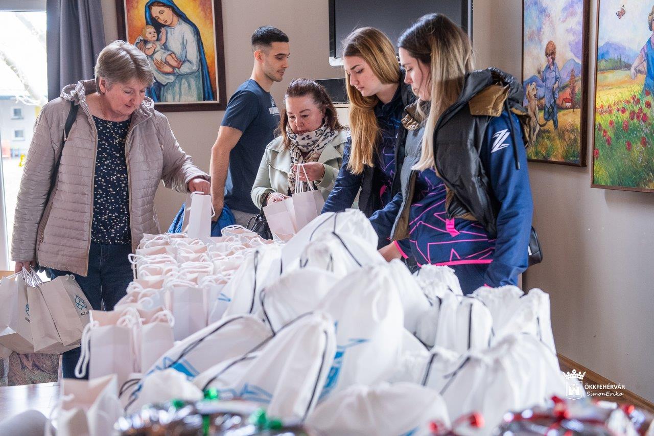 Az Arconic-Alba Fehérvár és az Alba Fehérvár KC húsvéti adományozása képeken