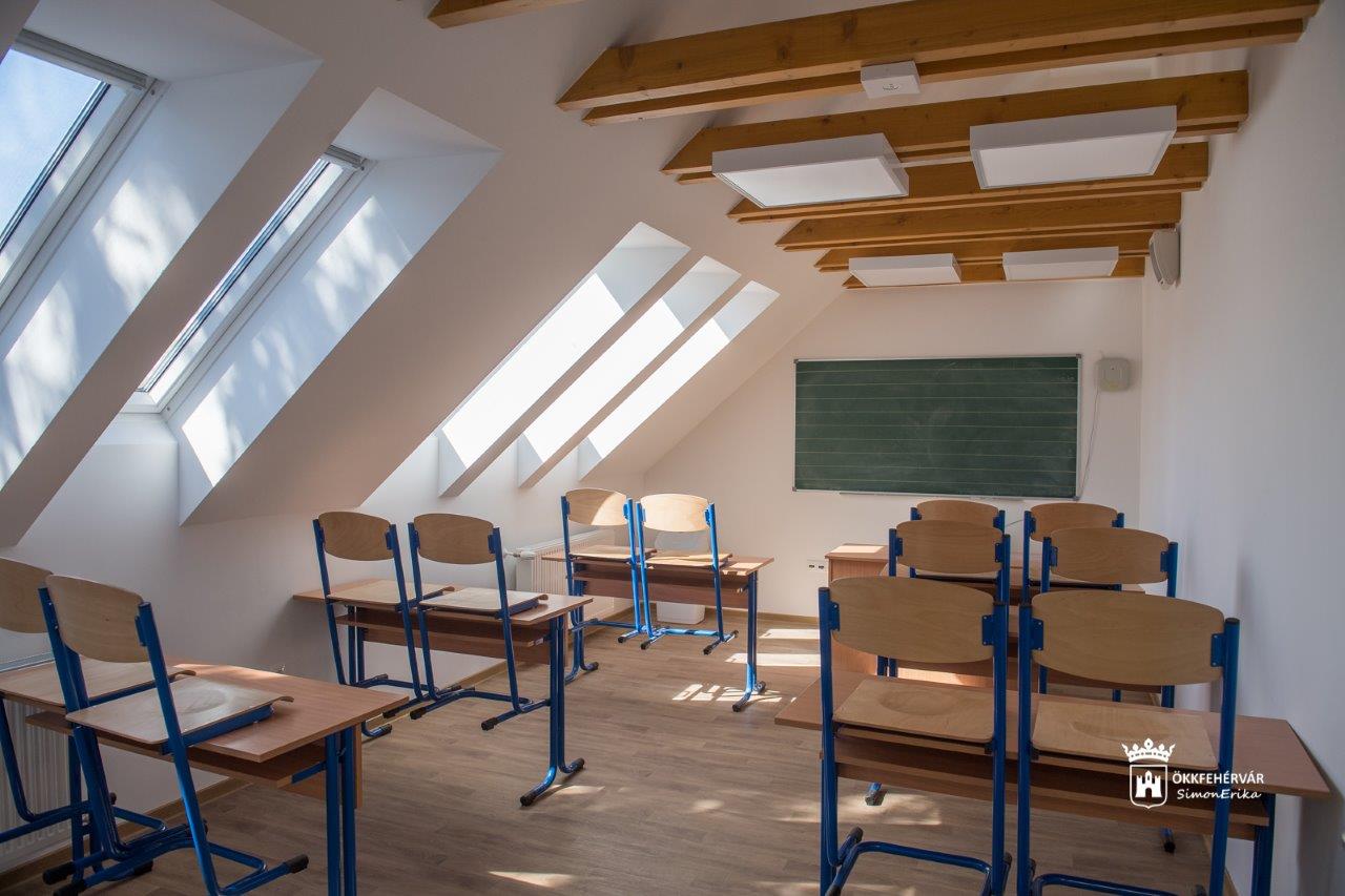 Képeken a Kodály felújításának projektzárója