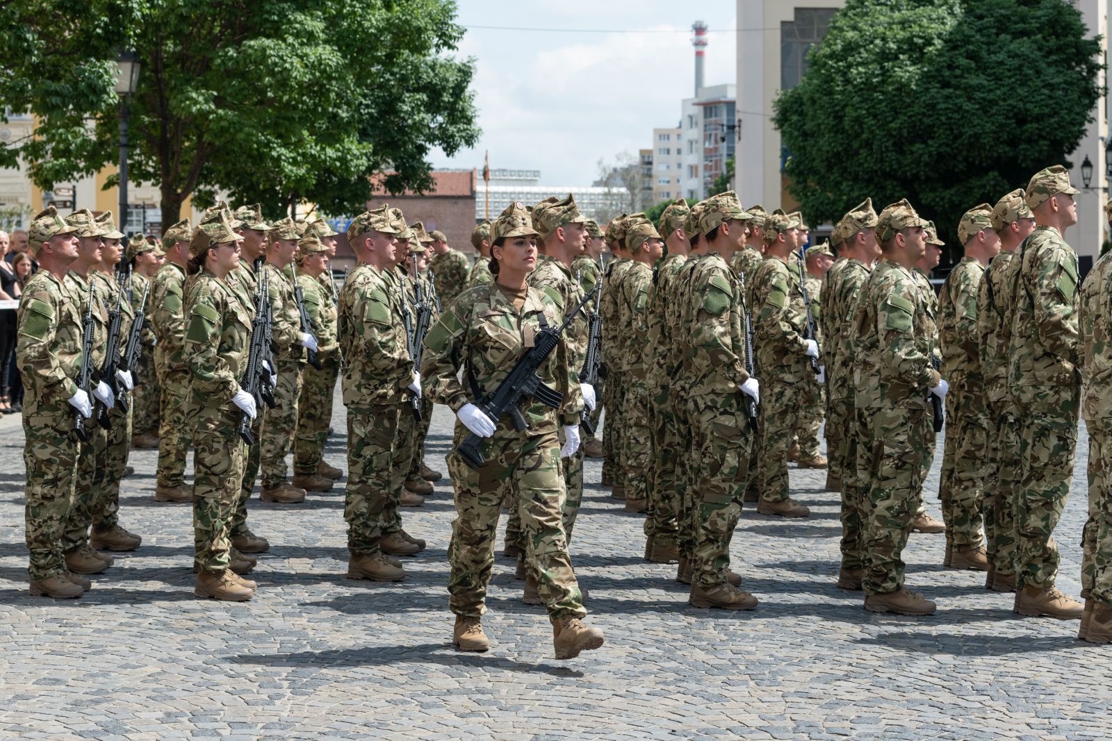 A Városház téren tettek esküt a szerződéses és tartalékos katonák