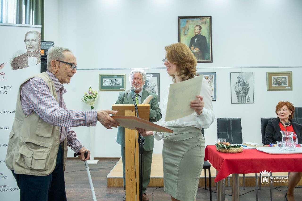 Román Károly emlékest a Vörösmarty Társasággal