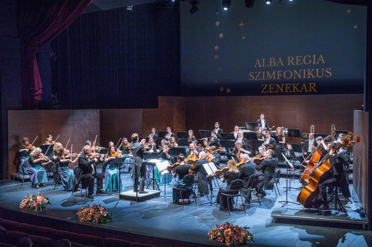 Örökzöld remekművekkel zárult a Farkas Fernc sorozat