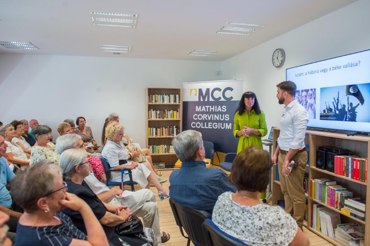 Sayfo Omar előadása a székesfehérvári MCC-ben