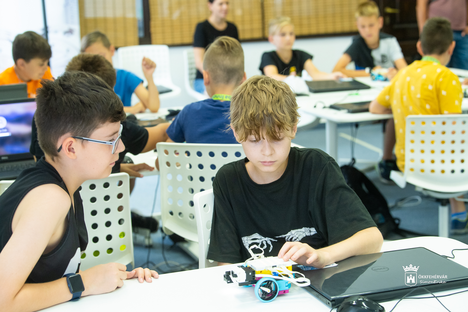 3D nyomtatás, LEGO-robotok és Minecraft az Alba Innovár táborokban.