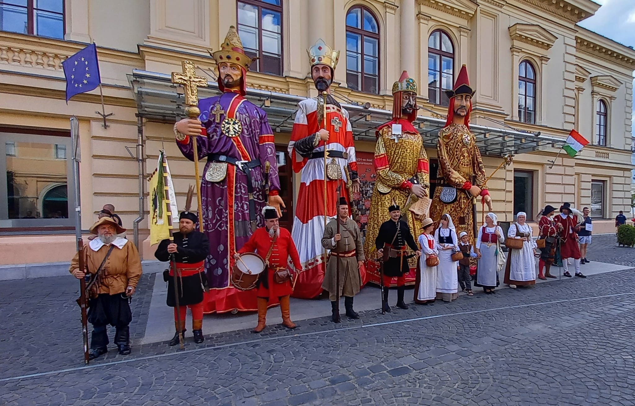 Királyok a Belvárosban és szimfonikusok a Zichy ligetben