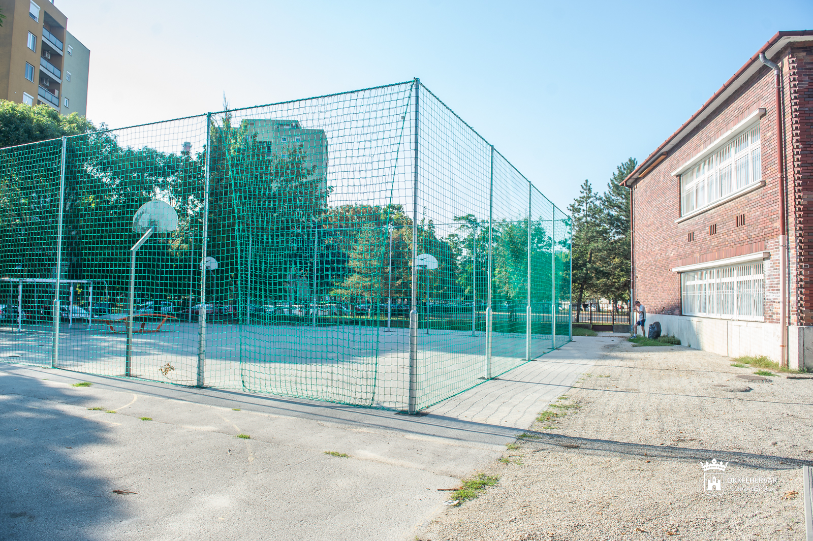 Fejlesztőszoba, megújult sportpálya és kültéri tanterem a Széna Téri Iskolában