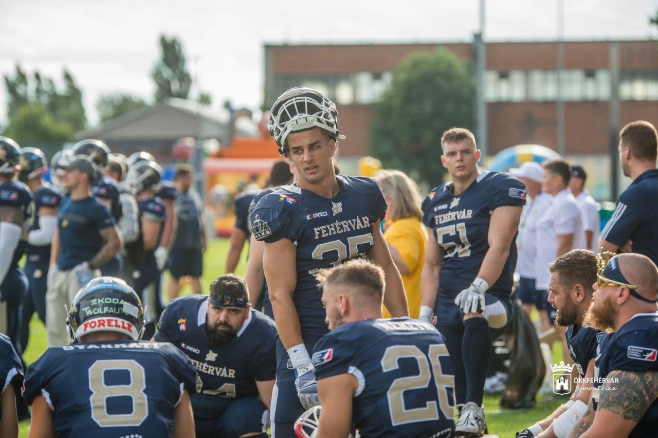 Fehérvár Enthroners - Wroclaw Panthers a First Fielden