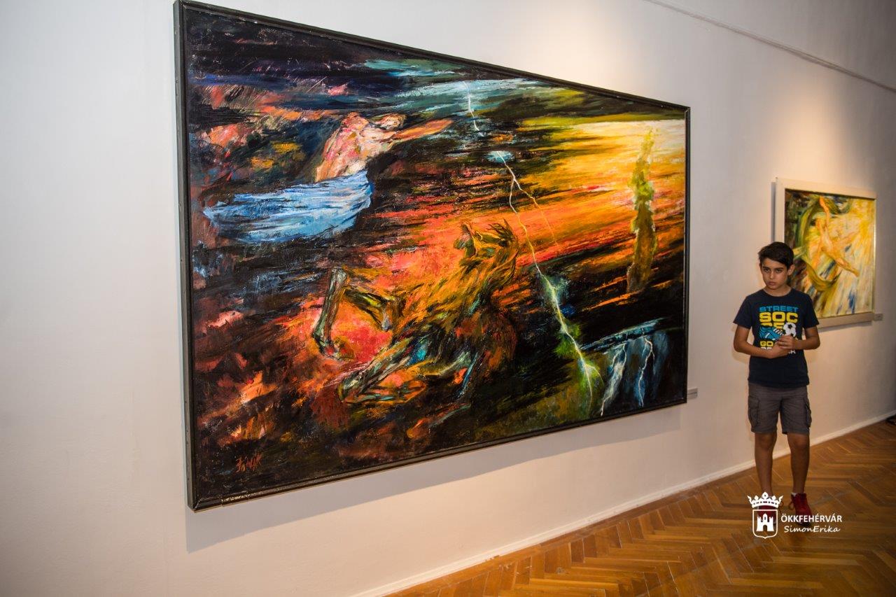 Megnyílt Jónák Tamás festőművész életmű-kiállítása Fehérváron