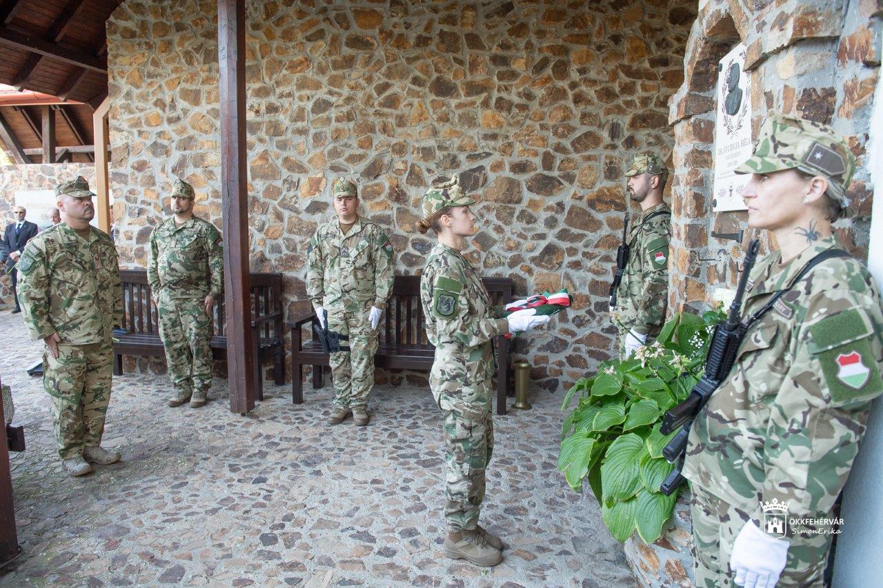 Gyuricza Bélára emlékeztek a Pákozdi Katona Emlékparkban