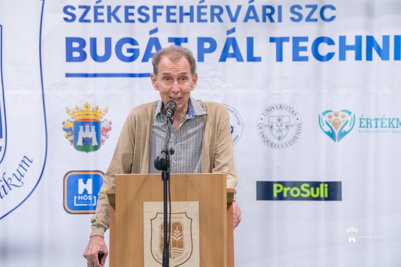 Jaczó Jenő nevét viseli ezentúl a strandröplabdapálya a Bugátban