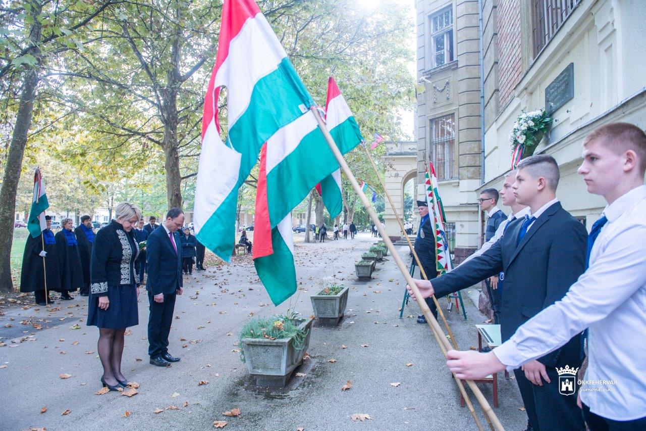 Megemlékezések Fehérvár ’56-os emlékhelyein