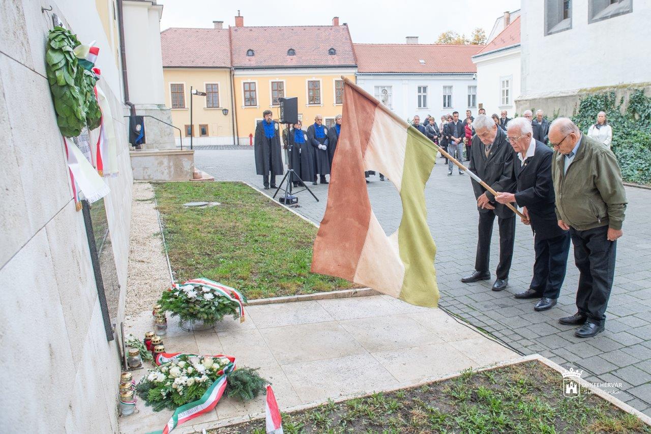 Imádságos megemlékezés a Bazilika emlékkeresztjénél 2023