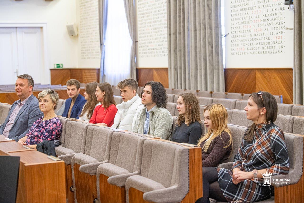 Kortárs segítő tréning fehérvári diákokkal és cseh fiatalokkal