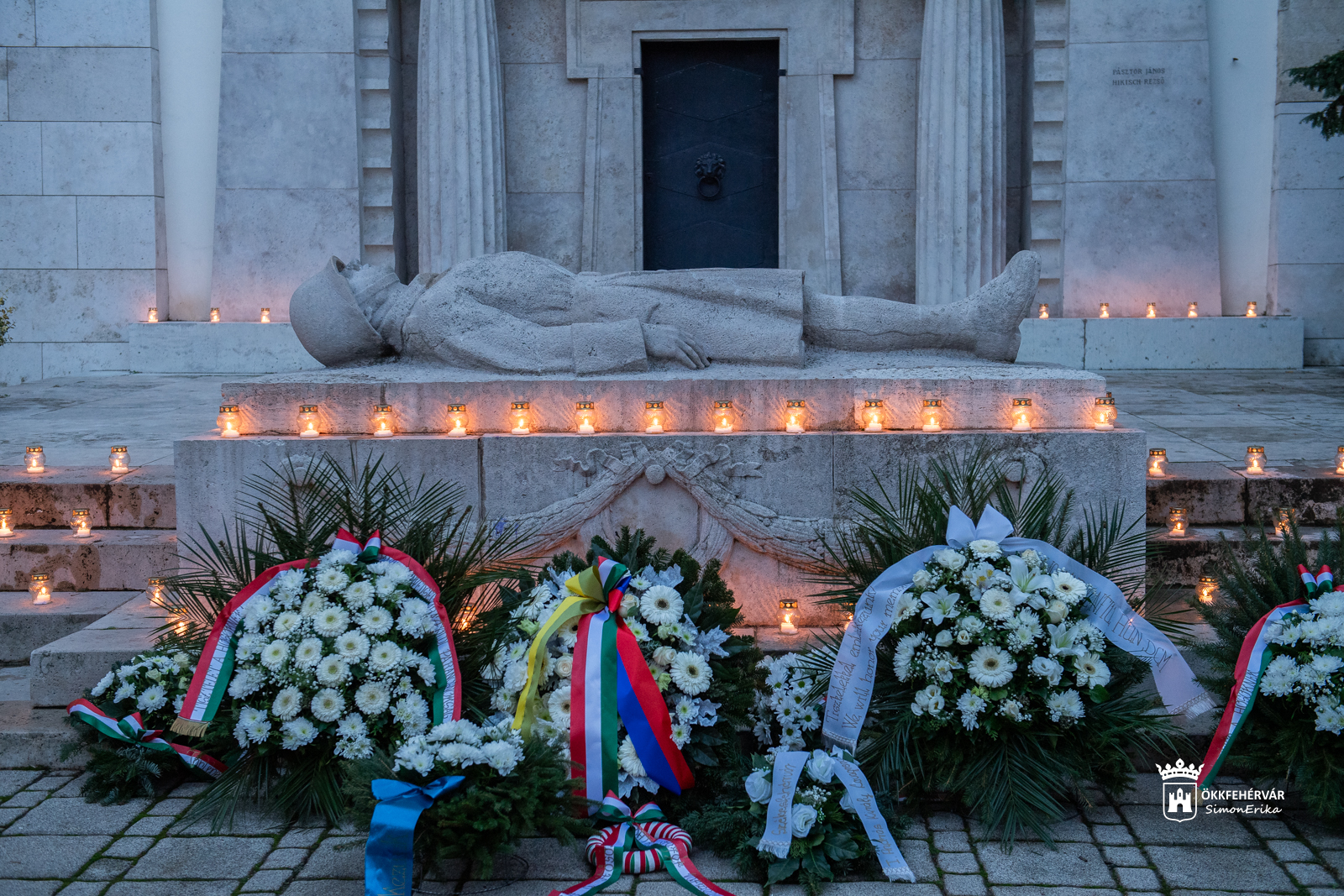 Néma koszorúzás a padovai fegyverszüneti egyezmény 105. évfordulóján