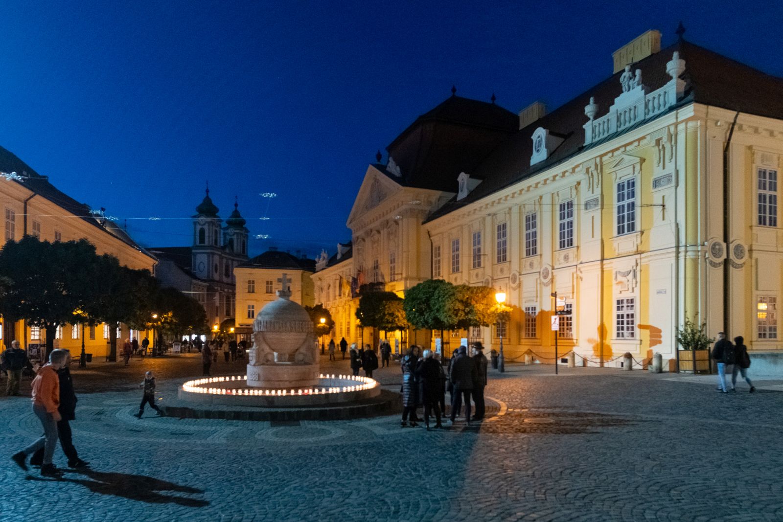 Közös mécsesgyújtás az Országalmánál 2023. november 4-én