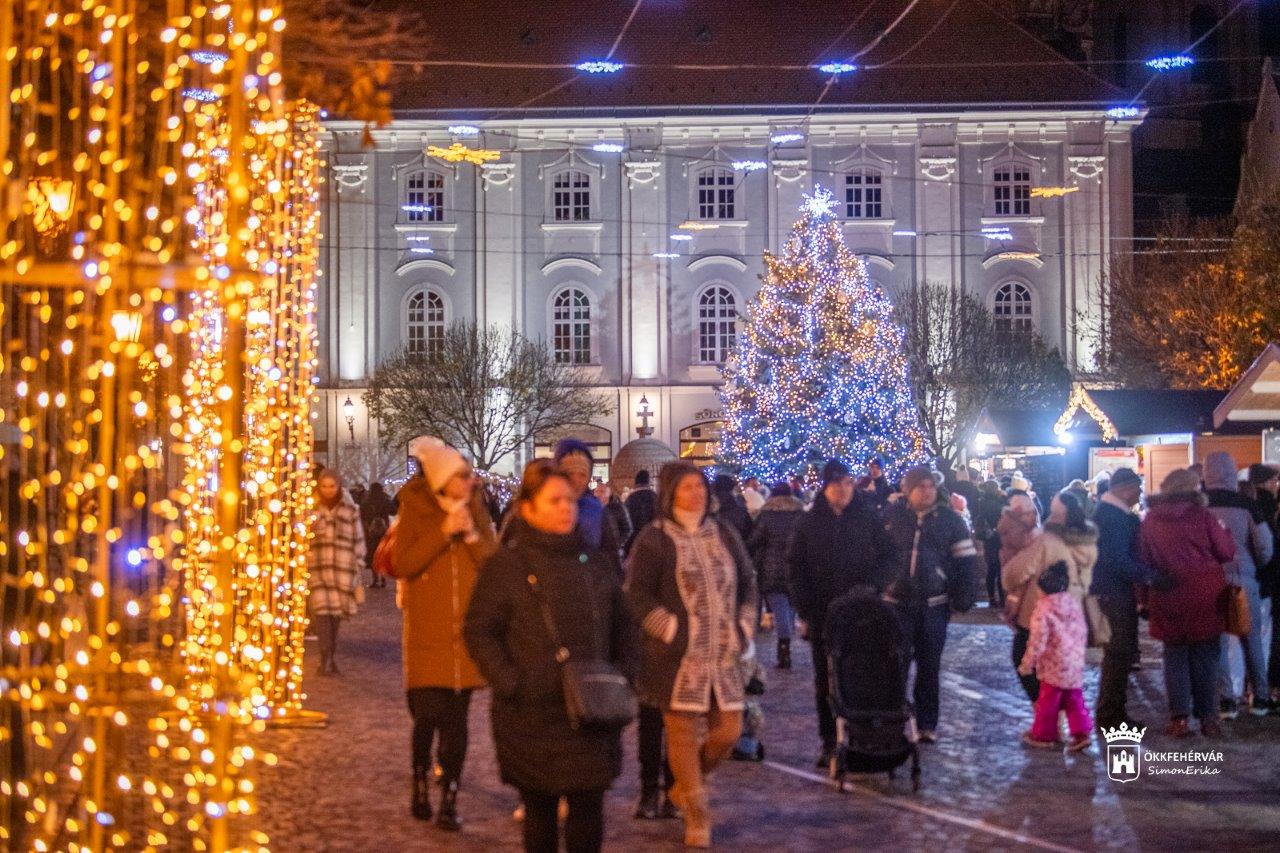 Adventi fények Székesfehérvár Belvárosában 2023.