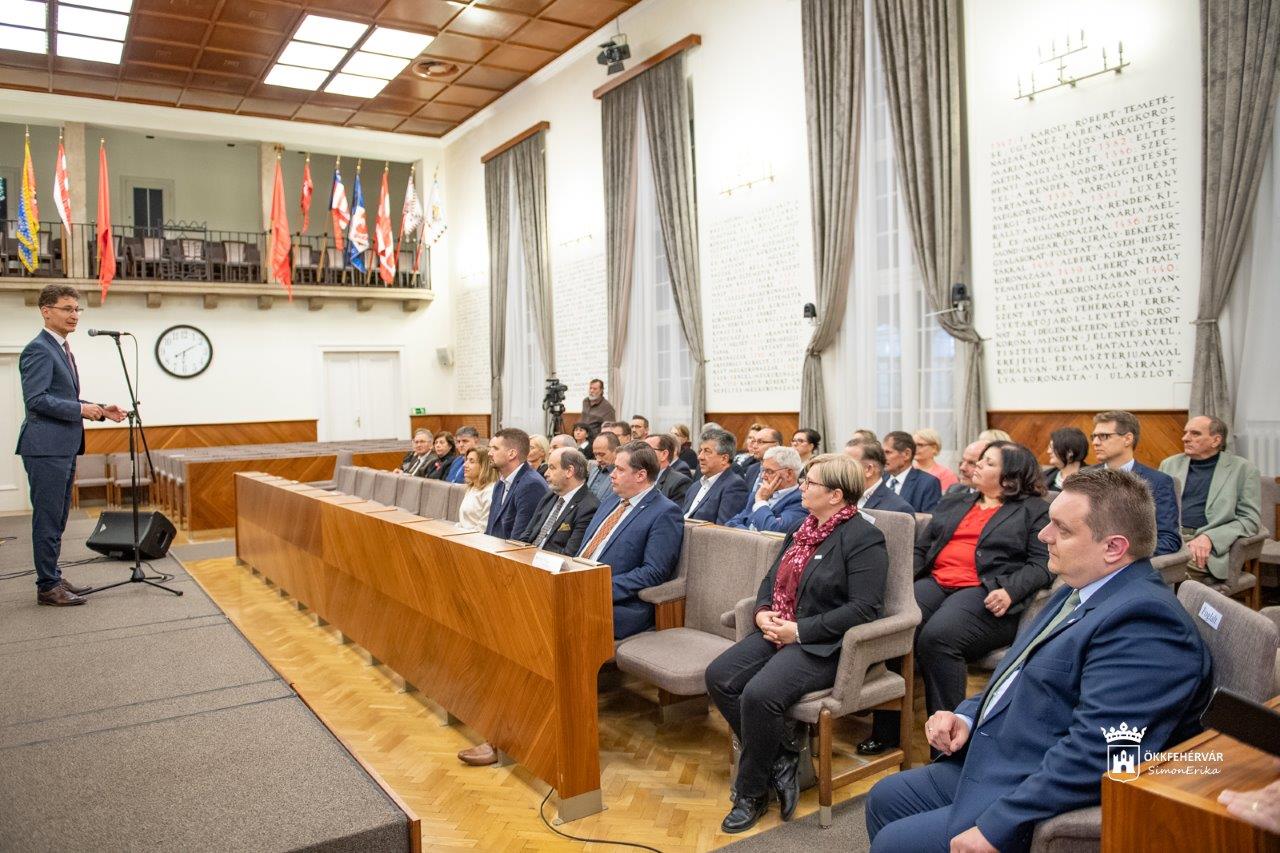 Képeken a Székesfehérvár Gazdaságáért díjat 2023.