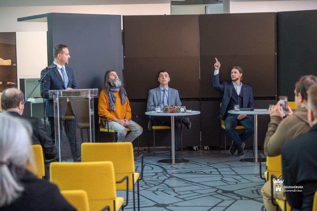 Romkert 85 konferencia a Nemzeti Emlékhely Látogatóközpontban