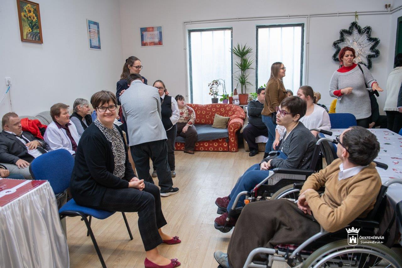 Új helyre, a Szúnyog utcába költözött a Napraforgók Háza