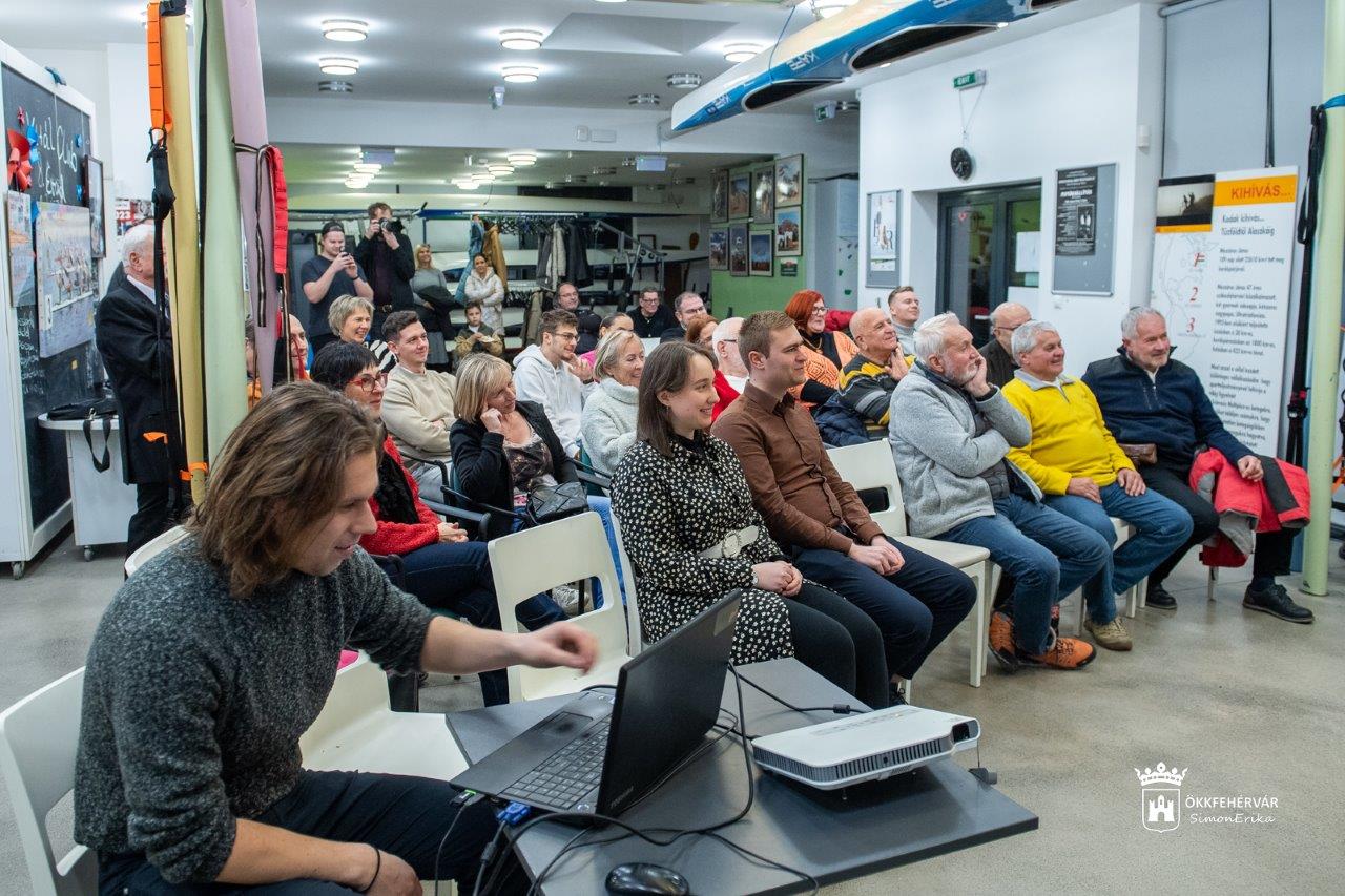 Két Fanni - beszélgetős műsort a Kajakvárban