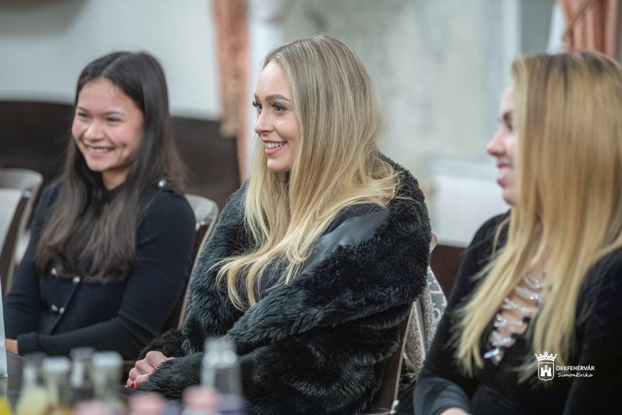 A Kiskút Tenisz Klub bajnokai látogattak a Városházára