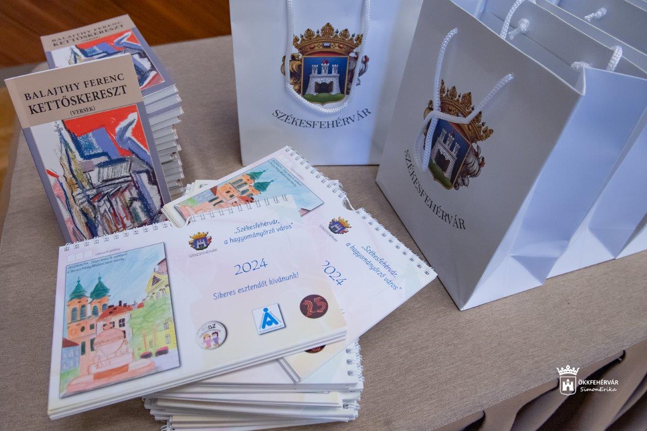 Székesfehérvár, a hagyományőrző város - ismét gyermekrajzos naptár készült
