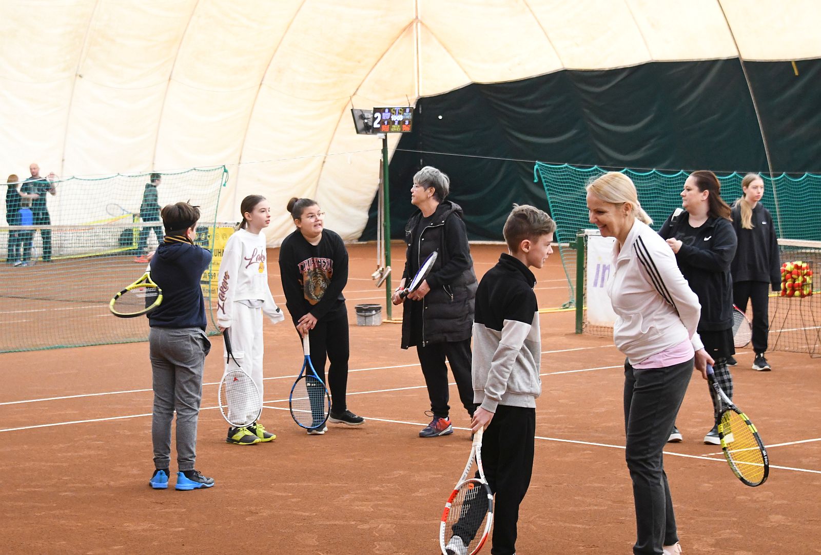 Nálad a szerva, Nagyi! – családi tenisznap a Bregyóban