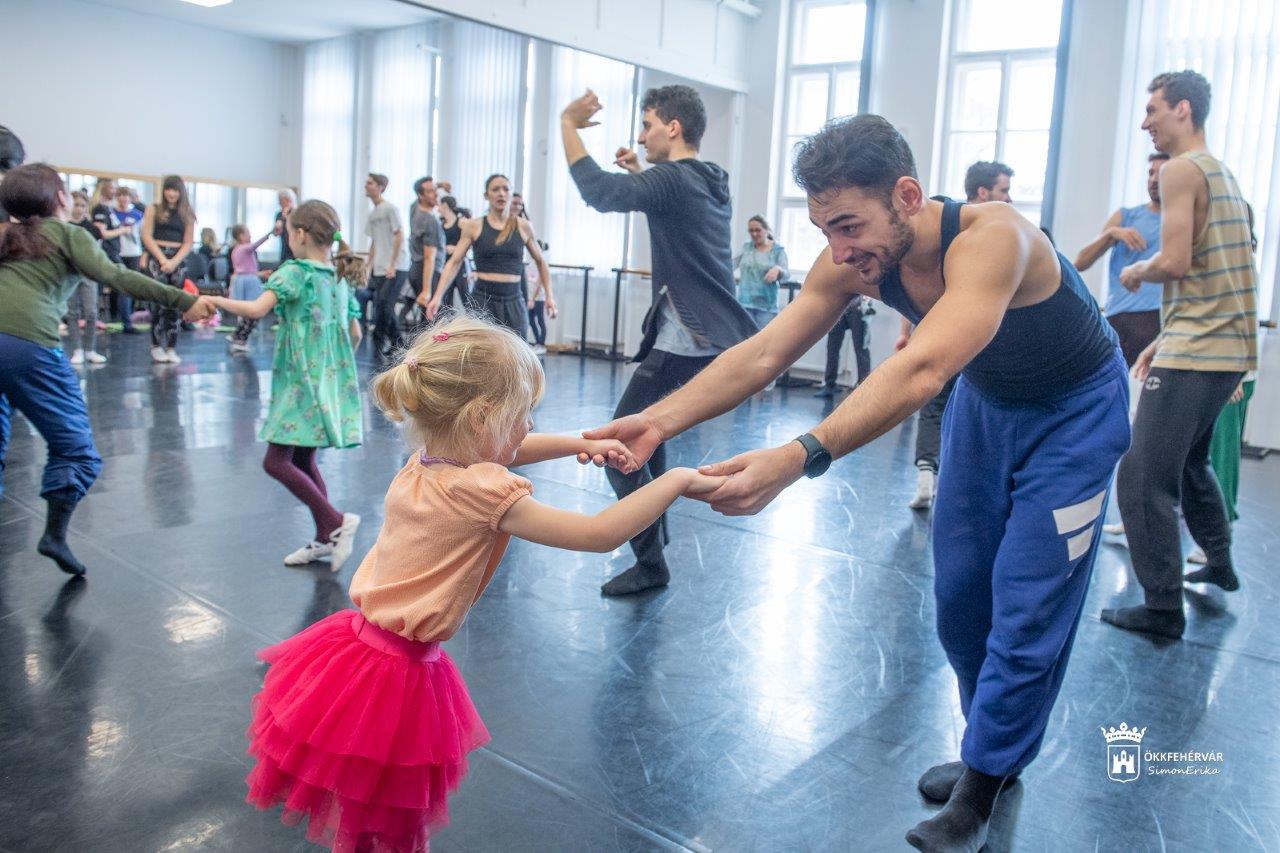 Képeken a Székesfehérvári Balett Színház nyílt napja