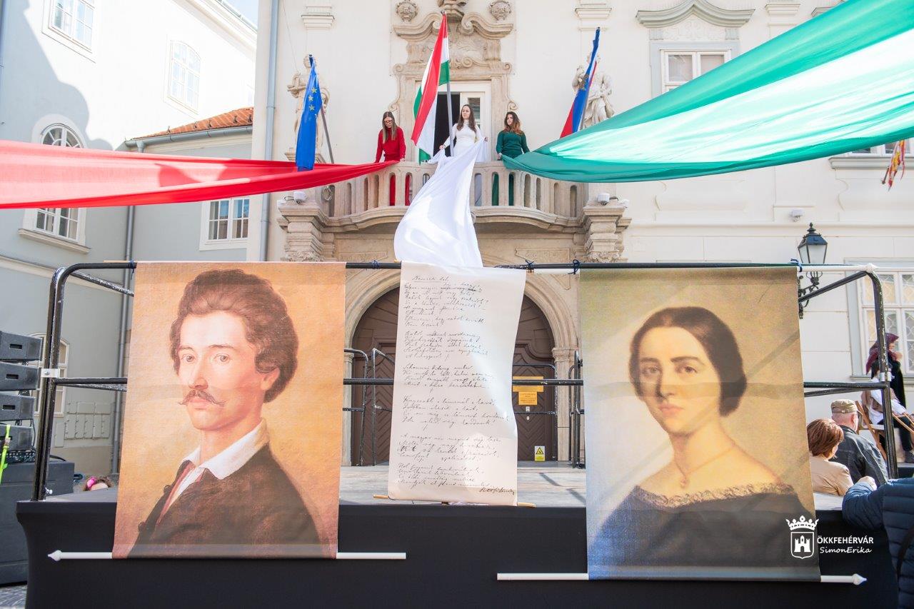 Nők a forradalomban - a Szabad Színház utcaszínházi előadása